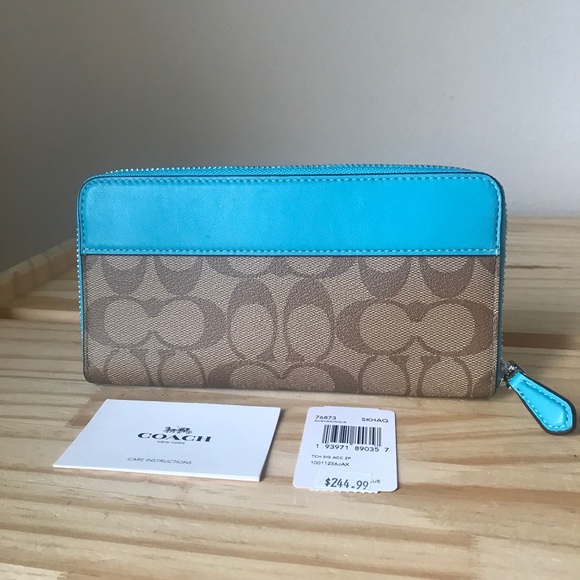 Coach wallet🎈🎈 - Picture 2 of 5